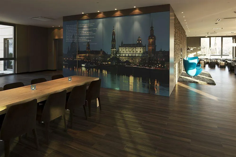 Hotel Motel One Dresden - Palaisplatz